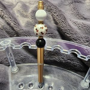 Handmade decorative Bumblebee beaded pen. Includes pouch.